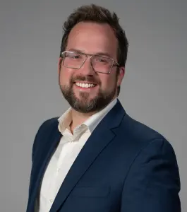 Chris Headshot