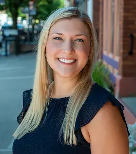 Rachel Anibal Headshot